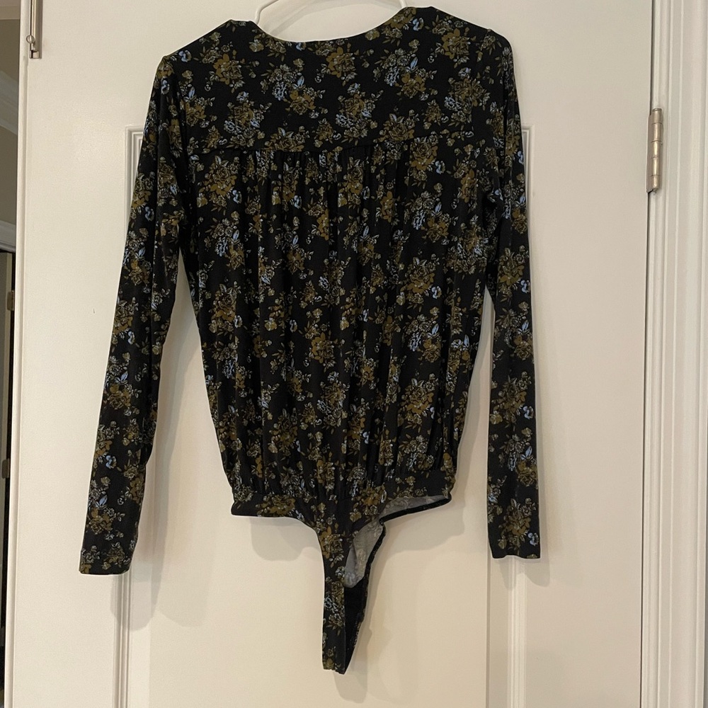 Floral Pattern Bodysuit - Picture 3 of 3